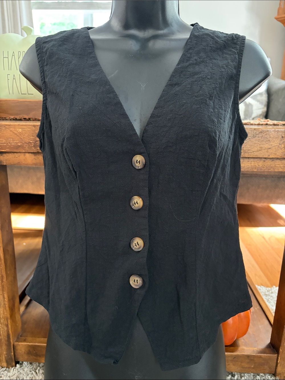 SHEIN Classic Sleeveless Button Front Top - Black size Medium